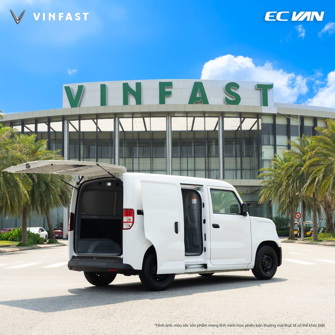 Khoang hàng rộng rãi và cửa trượt của VinFast EC Van